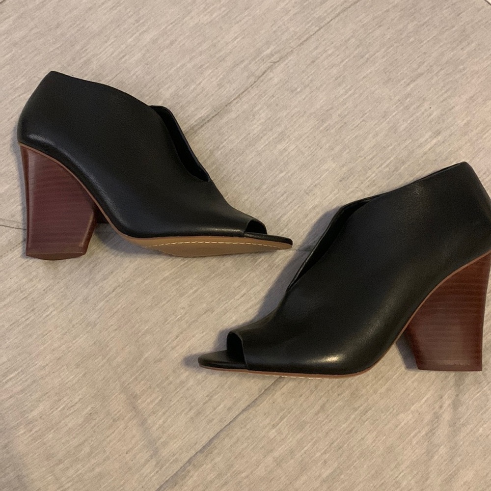 Vince Camuto Andrita Booties Black Peep Toe Slip On Women's Size 9.5